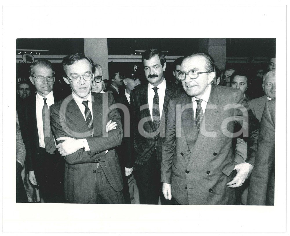 Fotografia d epoca originale 1985 ca POLITICA  DEMOCRAZIA CRISTIANA Arrivo Giulio ANDREOTTI 11 Foto 24x18 1