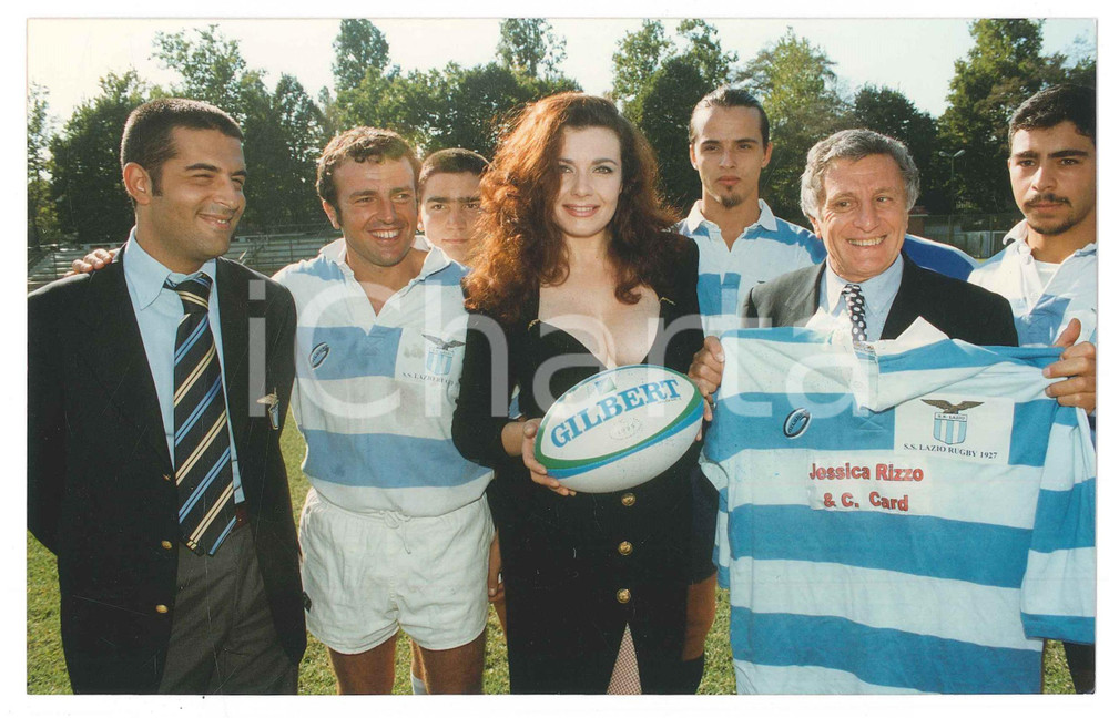 Fotografia d epoca originale 1990 ca LAZIO RUGBY Jessica RIZZO con squadra e presidente Mario RICCIARDI 1