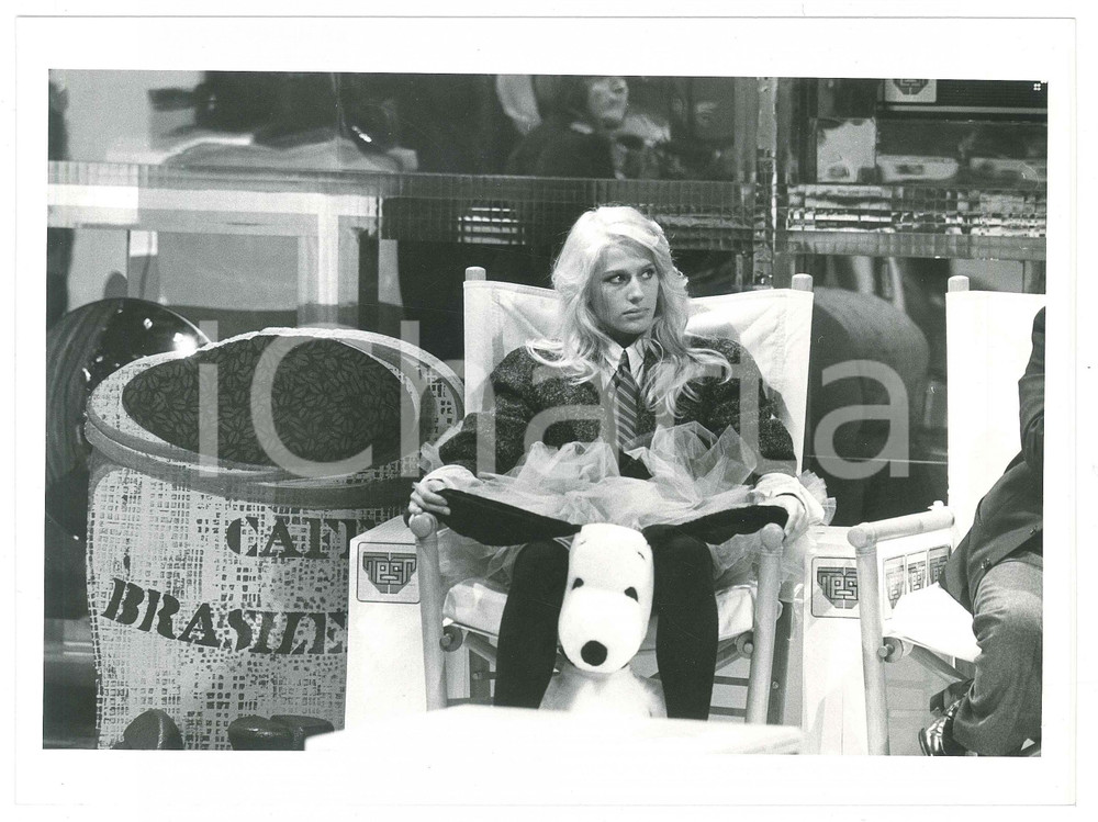 Fotografia d epoca originale 1984 RAI UNO  TEST Heather PARISI con peluche di SNOOPY Foto 24x18 cm 3 1