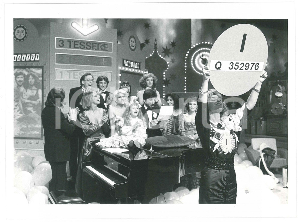 Fotografia d epoca originale 1983 RAI UNO  FANTASTICO 4 Gigi PROIETTI  Heather PARISI Giorgio TIRABASSI Foto 1