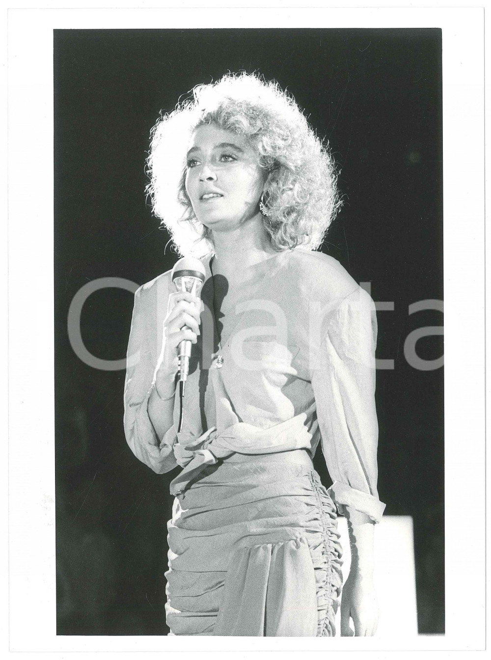 Fotografia d epoca originale 1985 ca MUSICA Rossana CASALE Ritratto della cantante  Foto 24x18 cm 8 1