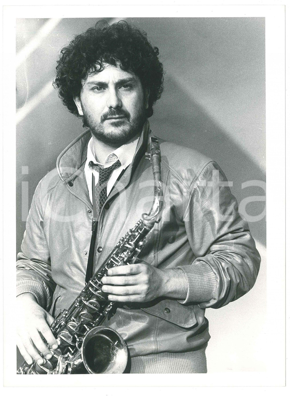 Fotografia d epoca originale 1985 ca ITALIA  MUSICA Enzo AVITABILE Ritratto del musicista  Foto 17x24 cm 1