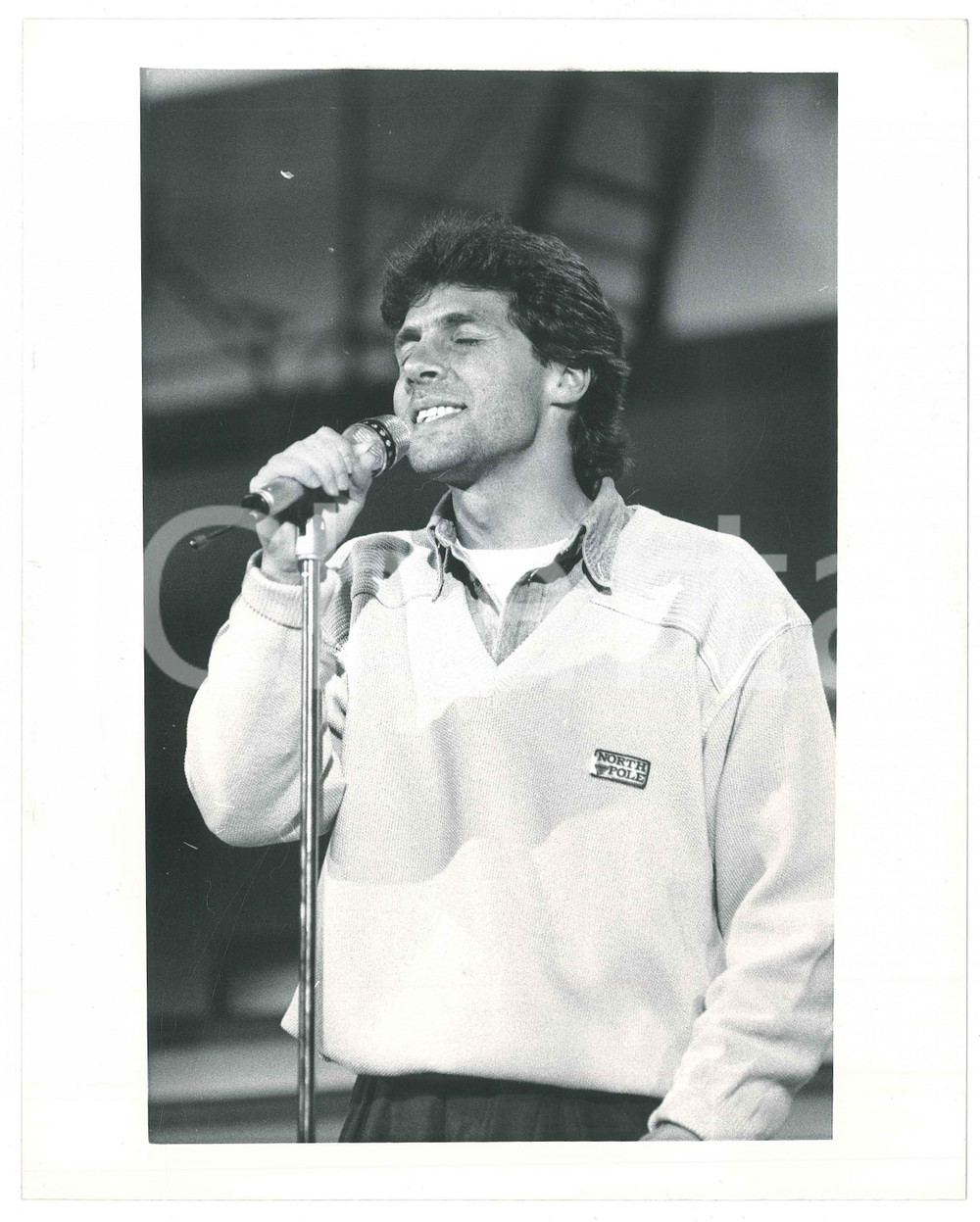 Fotografia d epoca originale 1987 FESTIVAL DI SANREMO Luca BARBAROSSA durante le prove  Foto 20x25 cm 1