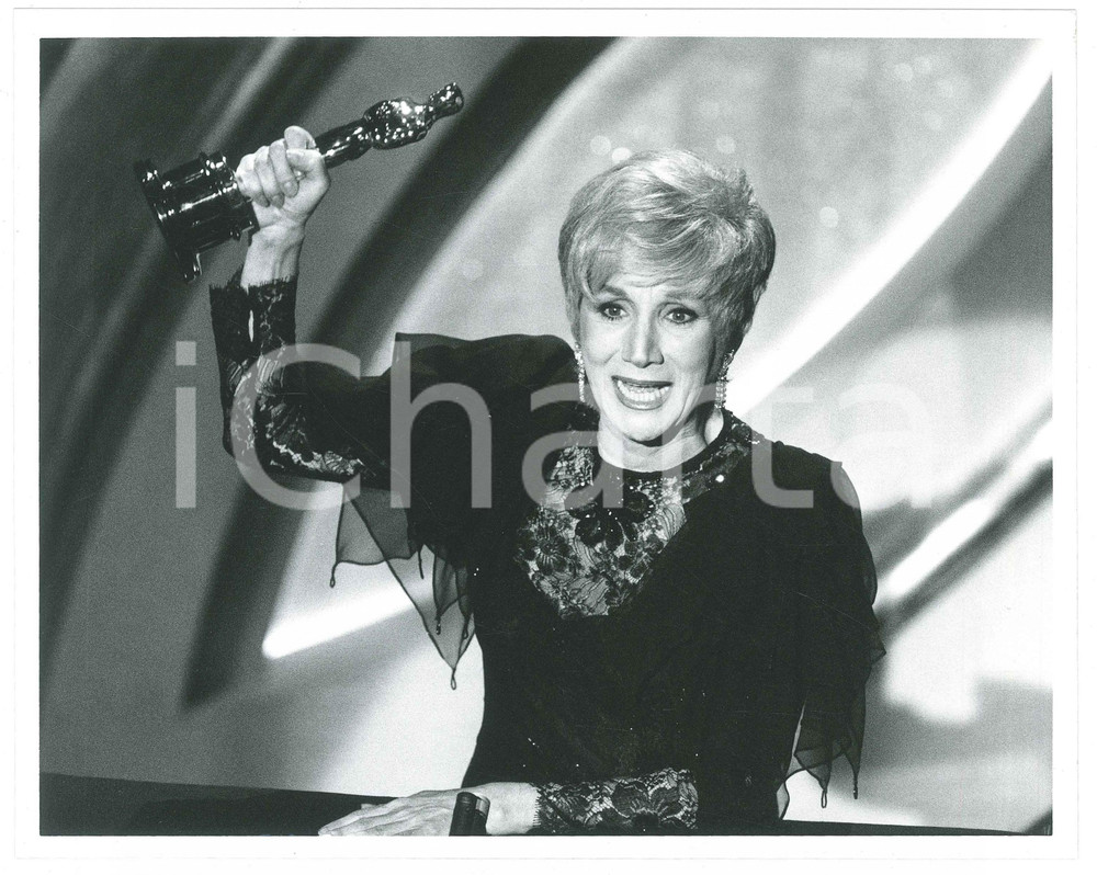 Fotografia d epoca originale 1988 60Â° ACADEMY AWARDS Olympia DUKAKIS con il premio Oscar  Foto 20x25 cm 1