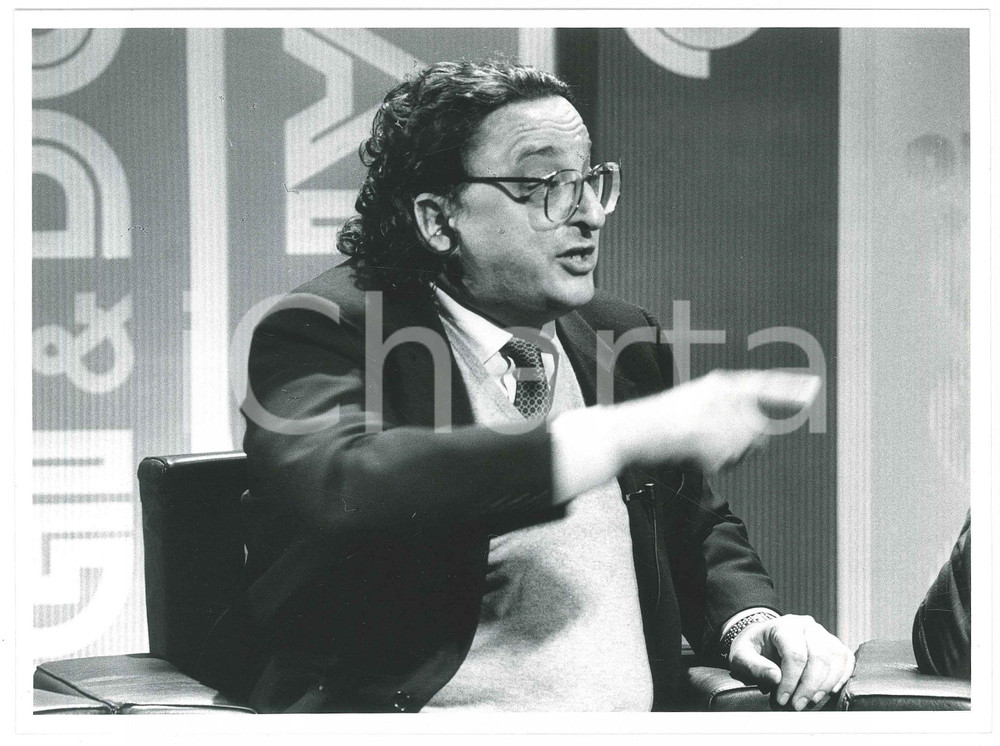 Fotografia d epoca originale 1985 ca RAI DUE  OGGI E DOMANI Gianni DE MICHELIS Foto 24x17cm 1