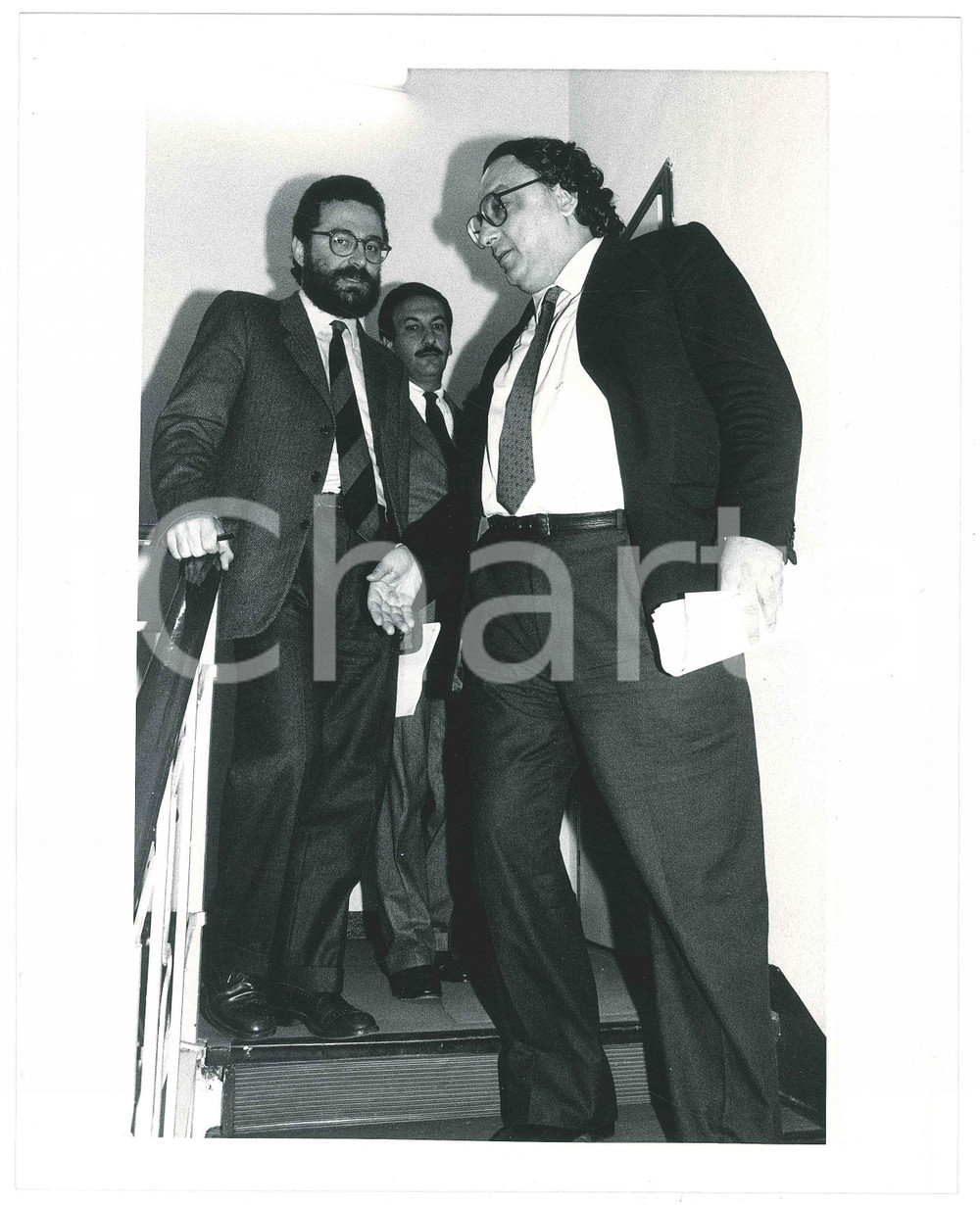 Fotografia d epoca originale 1985 ca PARTITO SOCIALISTA Gianni DE MICHELIS Politico PSI Foto 20x25 cm 15 1
