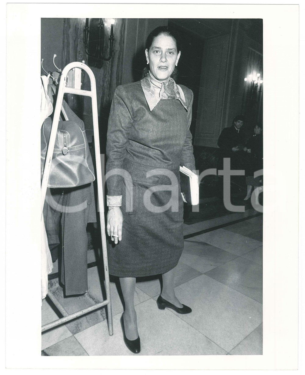 Fotografia d epoca originale 1990 ca MILANO Ludina BARZINI Ritratto della giornalista  Foto 20x25 1 1