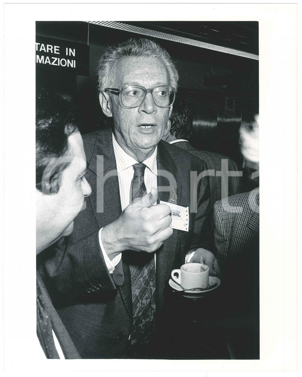 Fotografia d epoca originale 1985 ca ITALIA Giampaolo PANSA Convegno RISORSA PICCOLA INDUSTRIA Foto 20x25 1 1