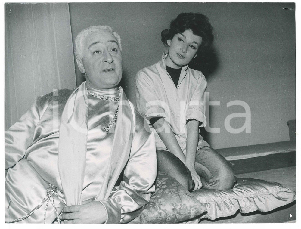 Fotografia d epoca originale 1960 ca TEATRO Non c é pace per l antico fauno Mario SCACCIA Paola DAPINO Foto 1