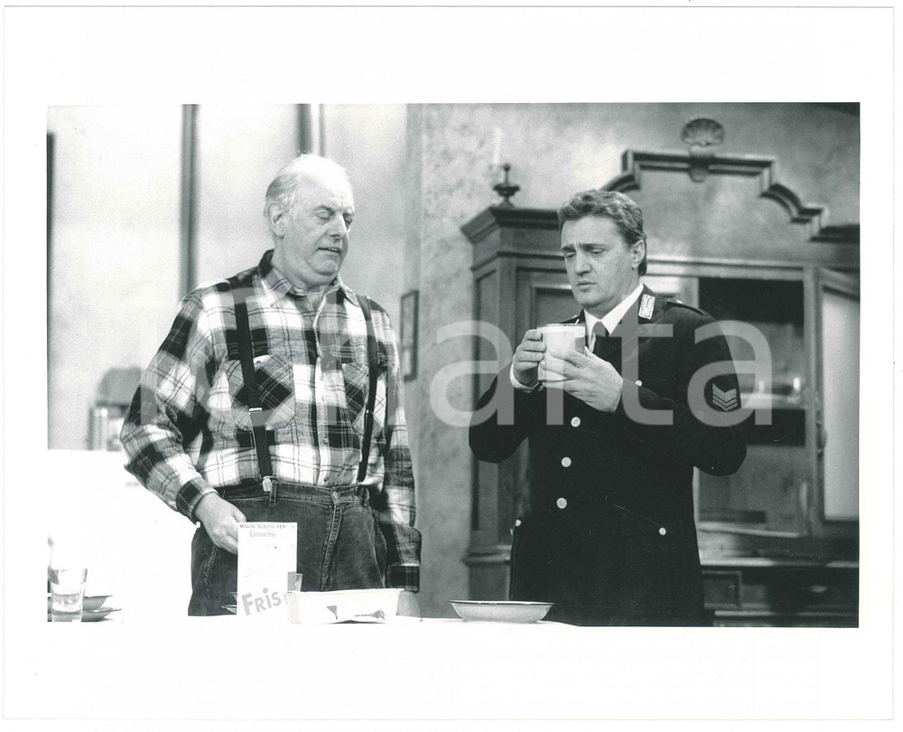 Fotografia d epoca originale 1988 RAI 3 TRASMISSIONE FORZATA Dario FO e i carabinieri  Foto 3 25x20 cm 1
