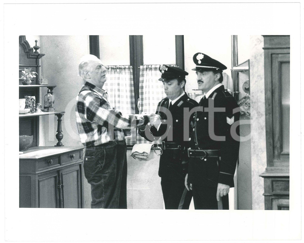 Fotografia d epoca originale 1988 RAI 3 TRASMISSIONE FORZATA Dario FO e i carabinieri  Foto 1 25x20 cm 1