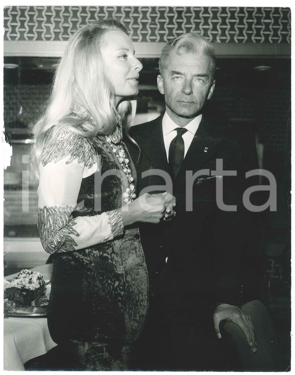 Fotografia d epoca originale 1970 ca COSTUME Herbert VON KARAJAN con la moglie Eliette DANNEGGIATA 1