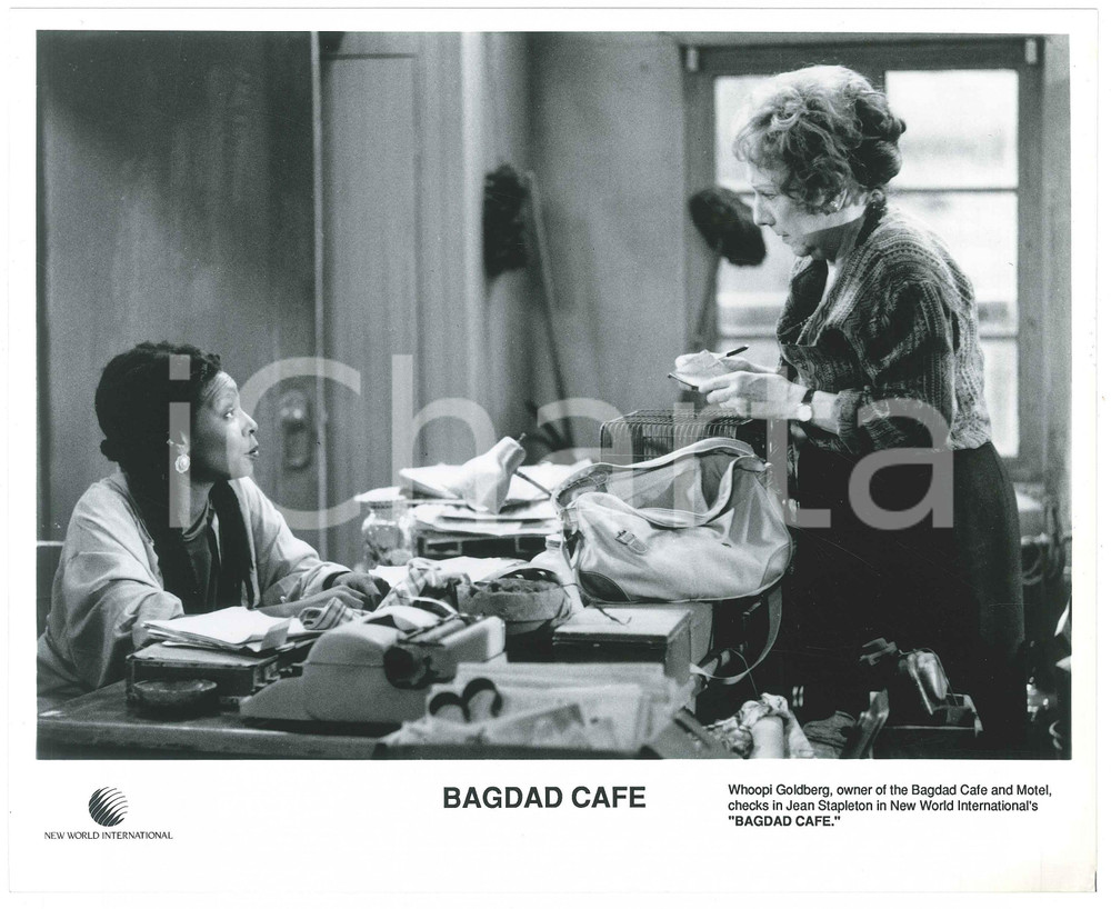 Materiale cinematografico d’epoca 1987 CINEMA Bagdad Cafe Whoopi GOLDBERG Jean STAPLETON Foto 25x20 cm 1