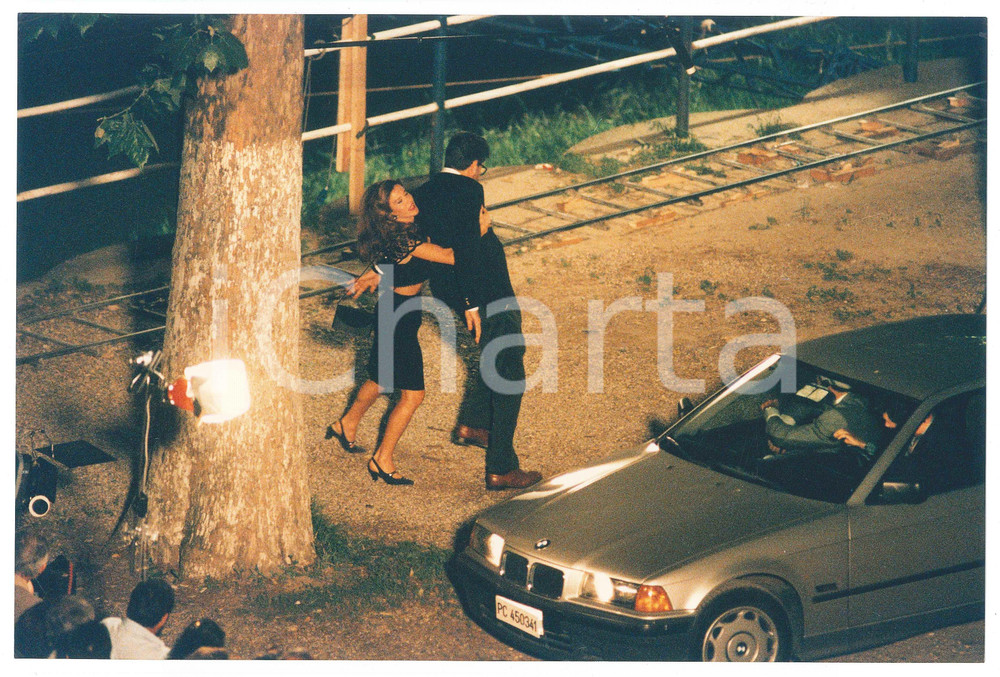 Materiale cinematografico d’epoca 1994 BELLE AL BAR Alessandro BENVENUTI Eva ROBIN S con BMW Foto 30x20 cm 1 1