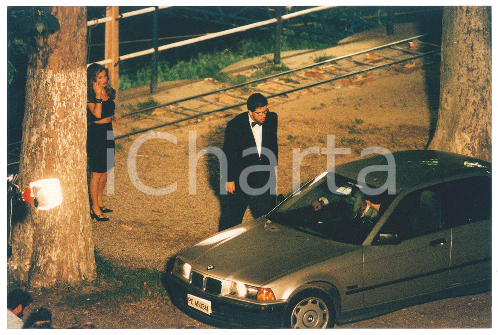 Materiale cinematografico d’epoca 1994 BELLE AL BAR Alessandro BENVENUTI Eva ROBIN S con BMW  Foto 30x20 cm 2 1