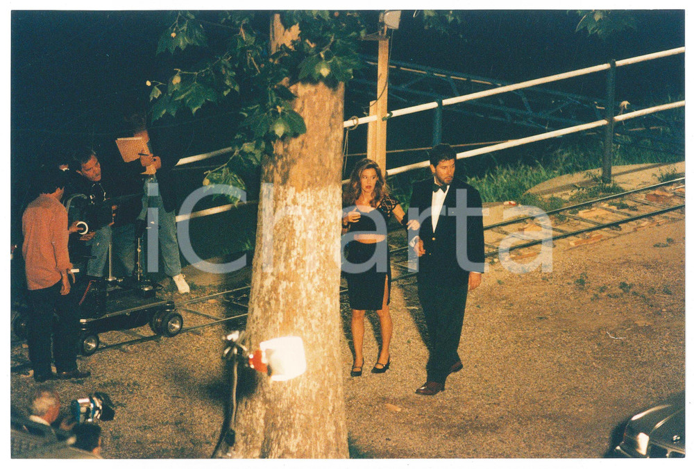 Materiale cinematografico d’epoca 1994 BELLE AL BAR Alessandro BENVENUTI Eva ROBIN S backstage  Foto 30x20 cm 1