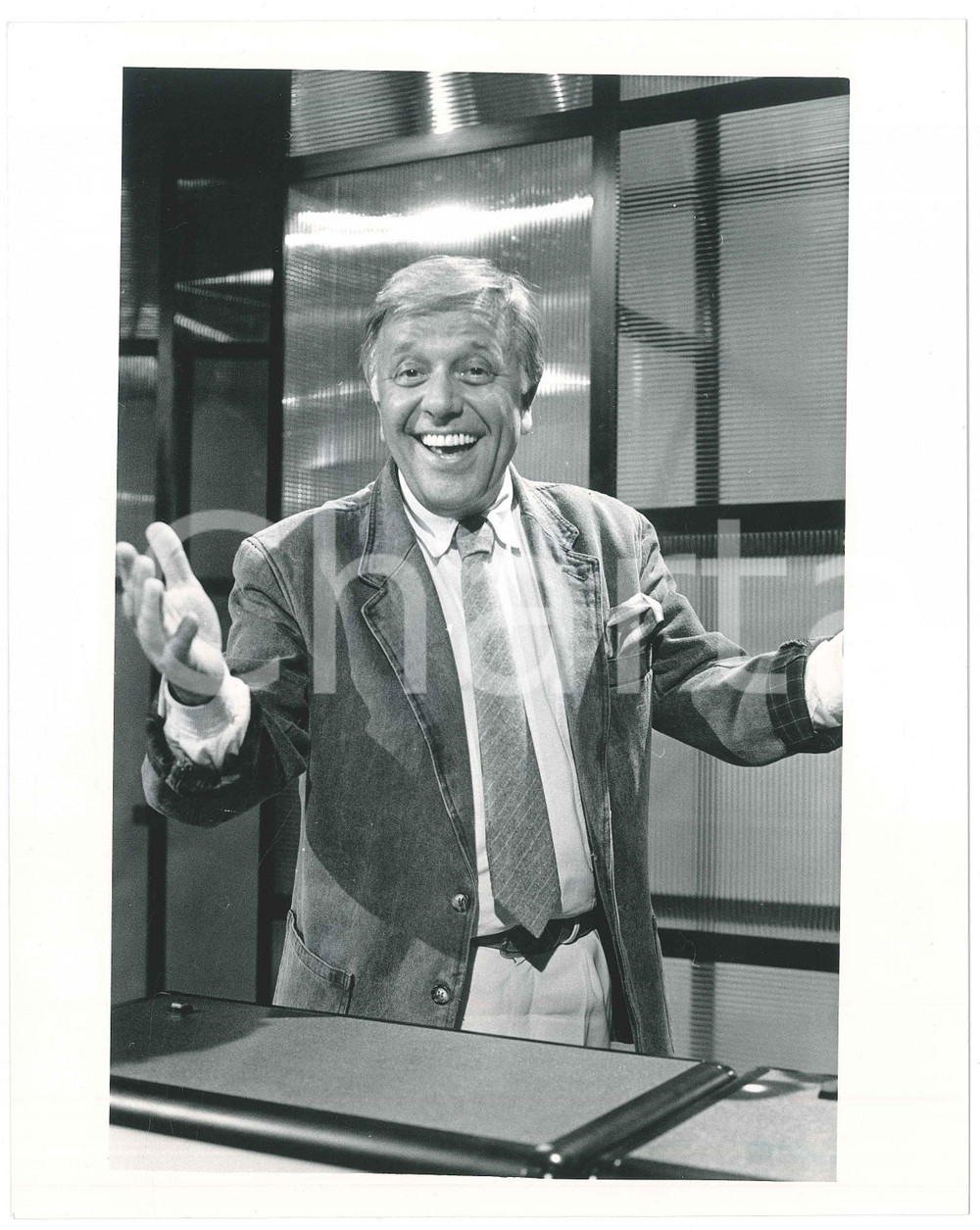 1987 (?) RAI DUE "Mezzogiorno è..." Conduttore Gianfranco FUNARI *Foto 20x25 (2)