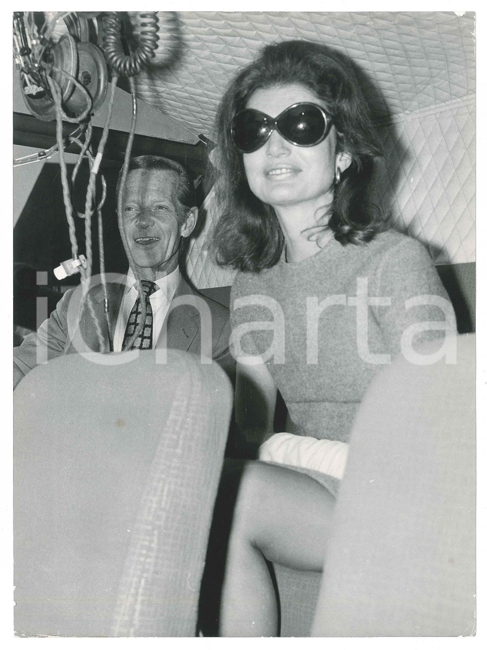 Fotografia d epoca originale 1970 ca COSTUME ITALIA Jacqueline KENNEDY ONASSIS su elicottero  Foto 18x24 1