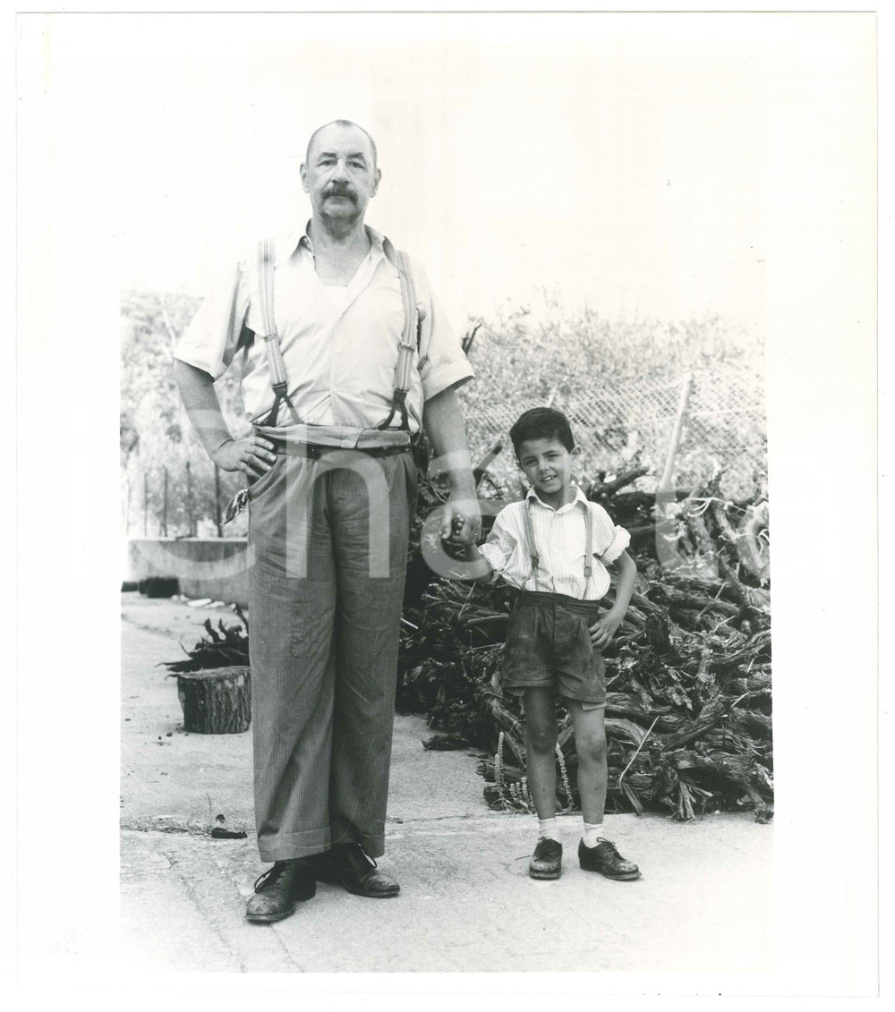 Materiale cinematografico d’epoca 1988 NUOVO CINEMA PARADISO Philippe NOIRET Salvatore CASCIO  Foto 20x23 cm 2 1