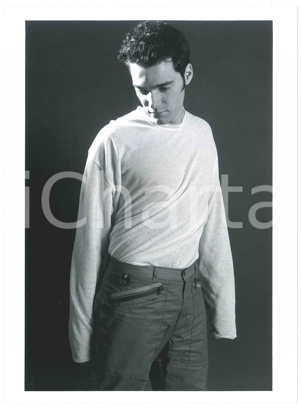 Fotografia d epoca originale 1995 ca COSTUME ITALIA Andrea PEZZI conduttore  Ritratto  Foto 18x24 cm 11 1