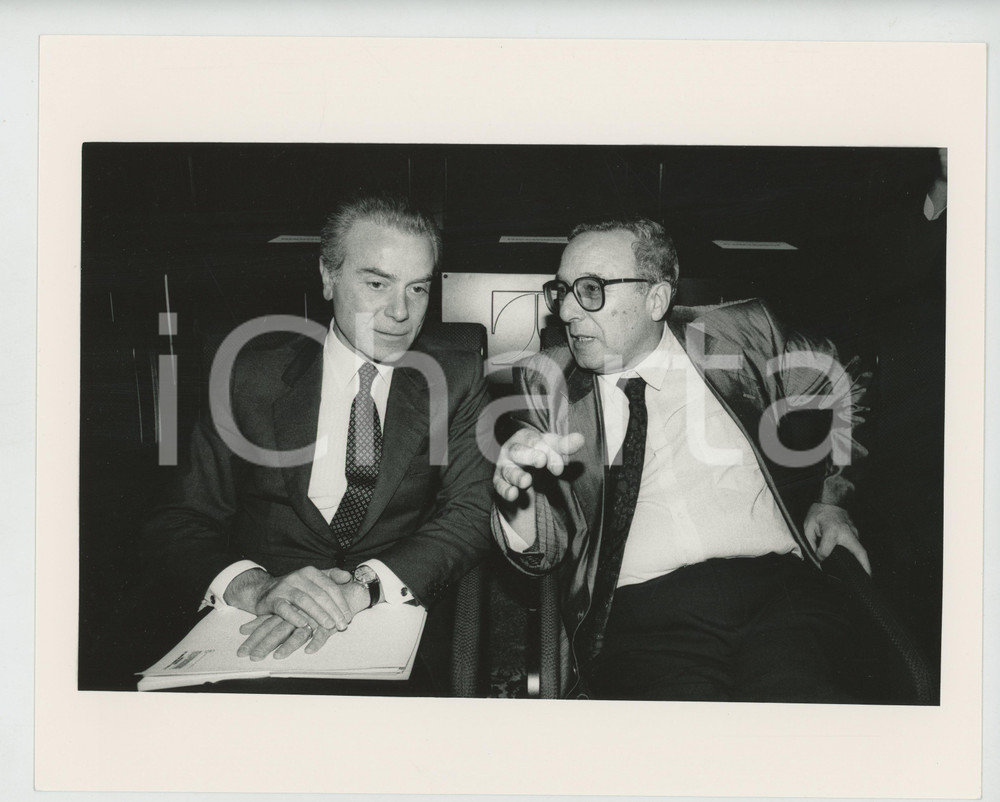 Fotografia d epoca originale 1990 ca POLITICA ITALIA  Gianni LETTA Elio QUERCIOLI a una conferenza  Foto 1