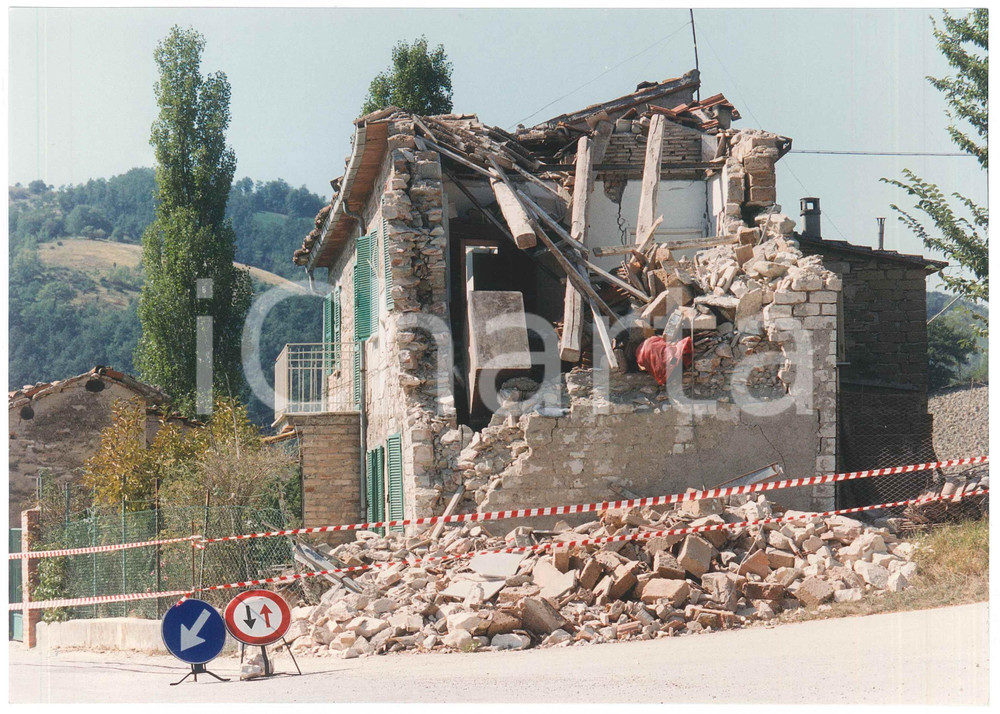 1997 TERREMOTO NOCERA UMBRA Abitazione distrutta - Foto 25x18 cm (1)
