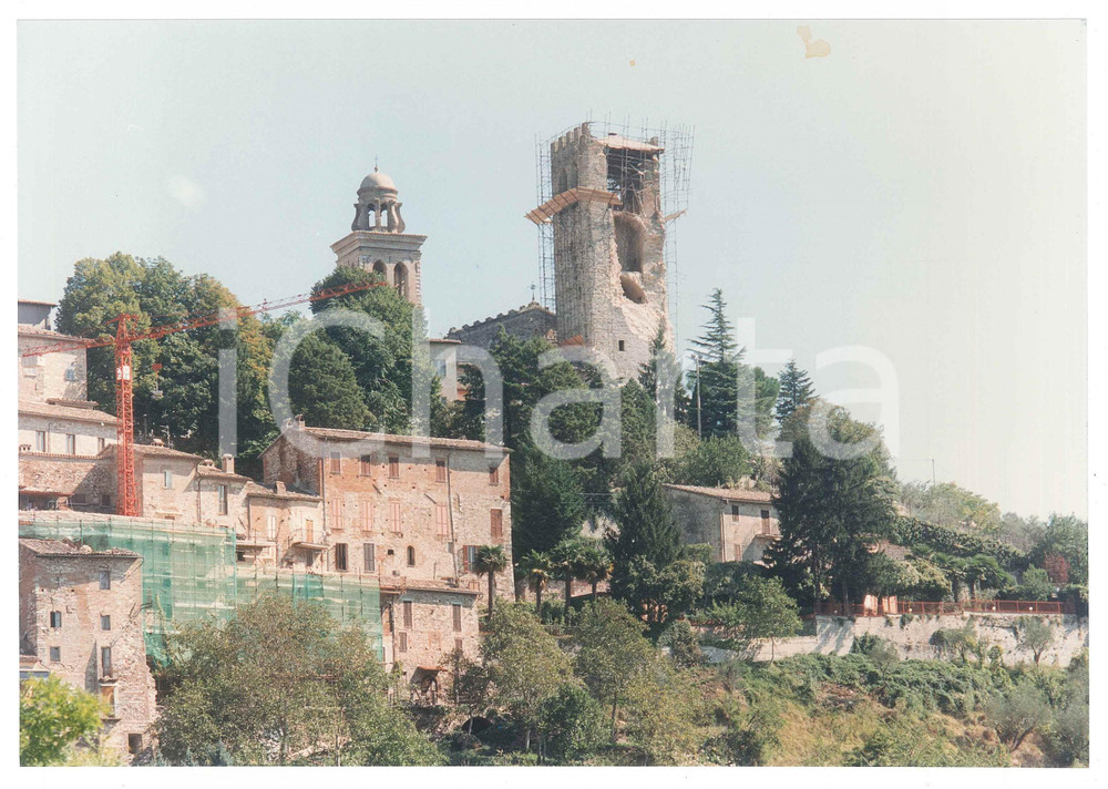 Fotografia d epoca originale 1997 TERREMOTO DI NOCERA UMBRA La Torre civica danneggiata  Foto 25x18 cm 1 1