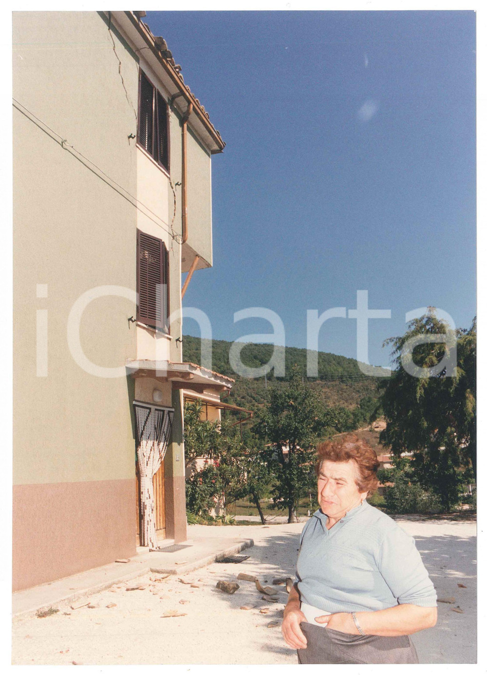 Fotografia d epoca originale 1997 TERREMOTO DI NOCERA UMBRA  Abitante  Foto 18x25 1 1