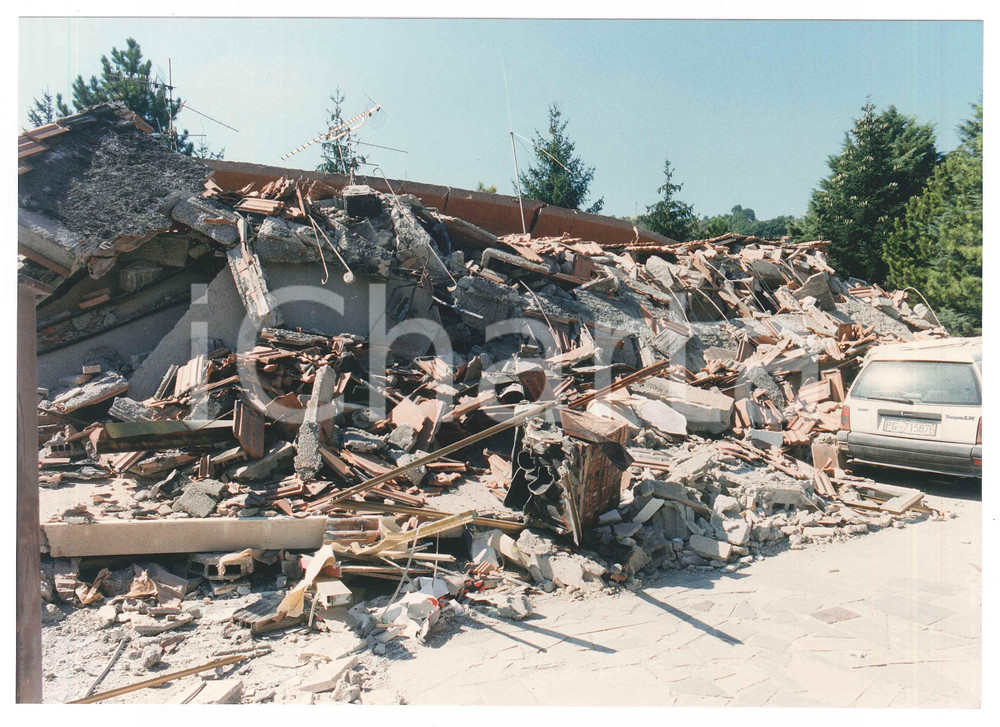 Fotografia d epoca originale 1997 TERREMOTO DI NOCERA UMBRA Macerie di abitazione  Foto 25x18 cm 8 1