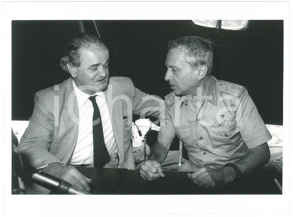 Fotografia d epoca originale 1985 ca ESERCITO ITALIANO Onorevole Silvano SIGNORI Generale Luigi POLI Foto 1 1