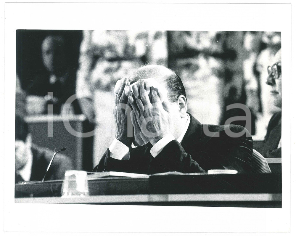 Fotografia d epoca originale 1987 RIMINI 44° Congresso PSI Bettino CRAXI al tavolo degli oratori  Foto 25X20 1