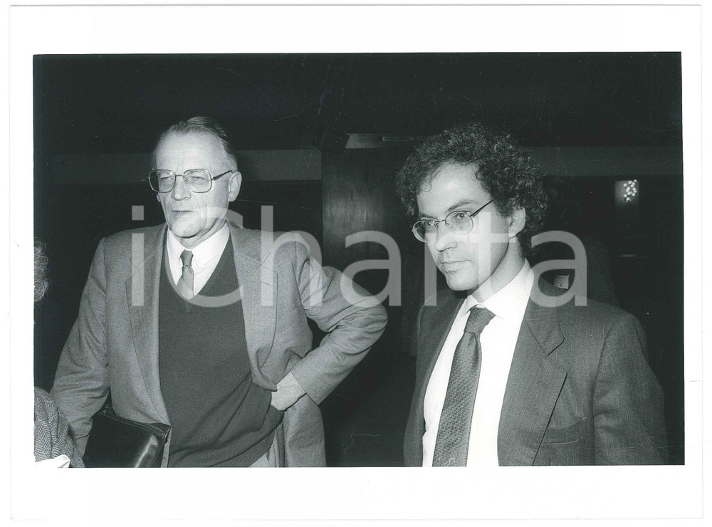 Fotografia d epoca originale 1986 MILANO Charles SABEL Alain TOURAINE Foto 24x18 cm 1
