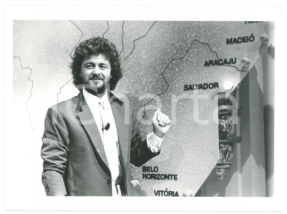 Fotografia d epoca originale 1984 RAI UNO Te lo do io il Brasile Beppe GRILLO in scena  Foto 24x18 cm 1 1