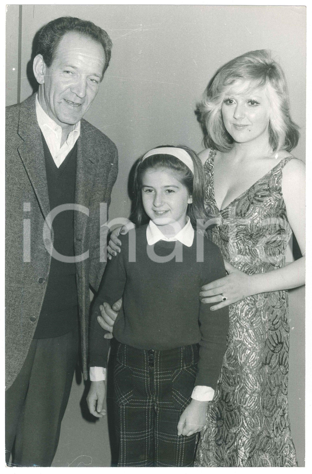 Fotografia d epoca originale 1970 ca ITALIA  MUSICA Orietta BERTI ritratta con una bambina  Foto 20x30 cm 1
