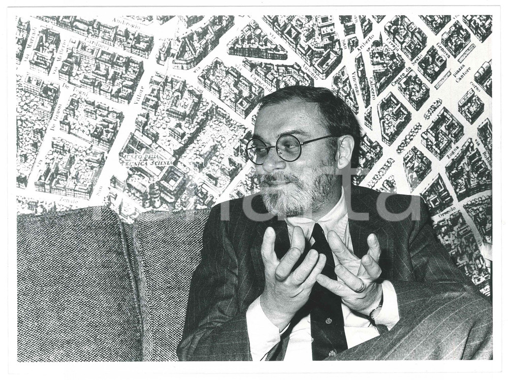 Fotografia d epoca originale 1985 ca MILANO Giornalista Piero OSTELLINO a un evento   Foto 24x18 cm 3 1