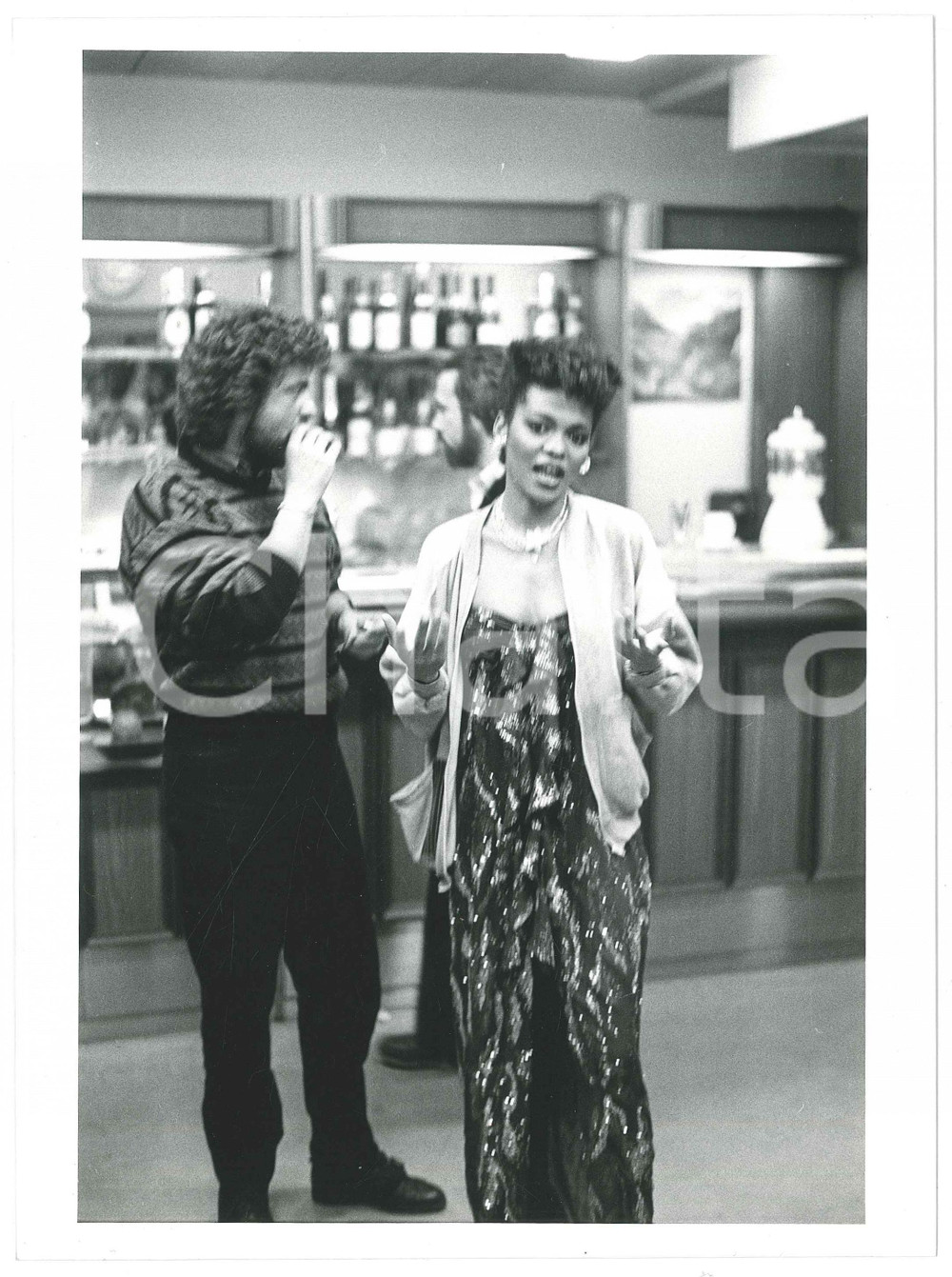 Fotografia d epoca originale 1984 RAI UNO Te lo do io il Brasile Regina PROFETA Beppe GRILLO Foto 18x24 2 1