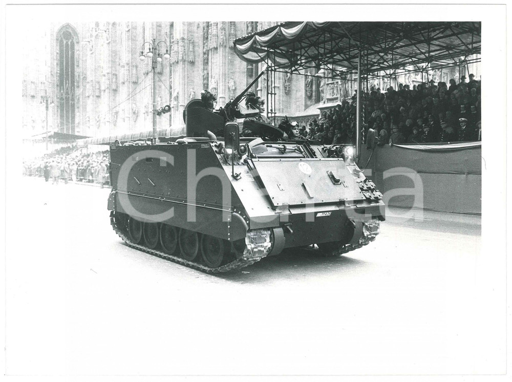 1985 ca MILANO Sfilata ESERCITO ITALIANO Veicolo corazzato VCC-2 - Foto 24x18 cm