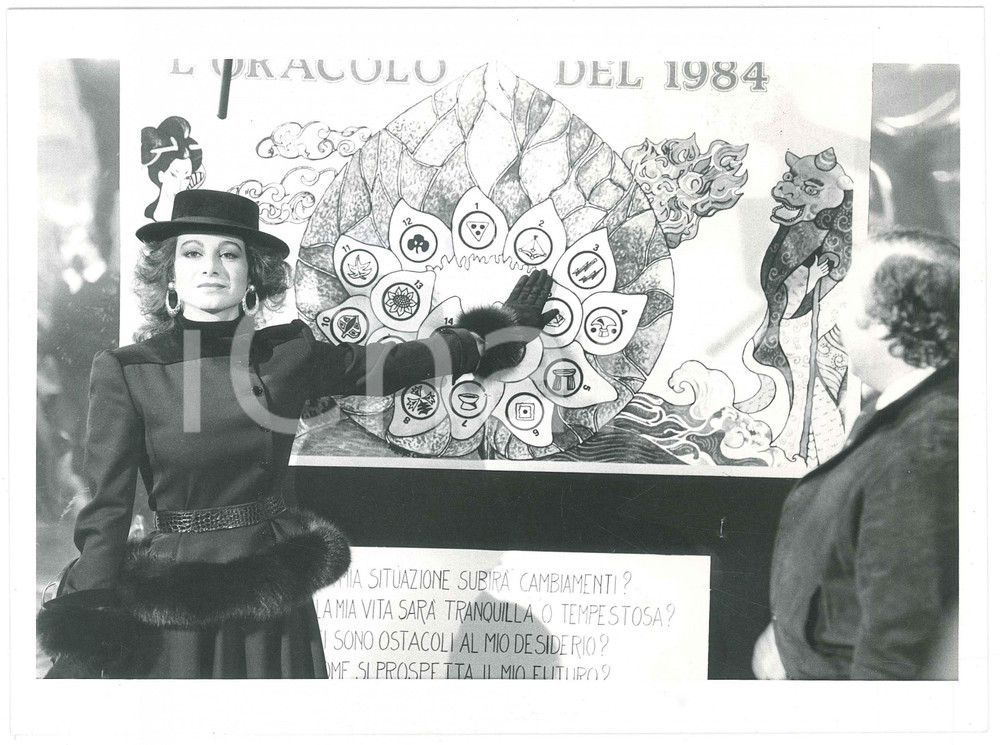 Materiale cinematografico d’epoca 1984 RAI 2  BLITZ  Carmen RUSSO e Gianni MINÃ€  Foto 20x18 cm 1