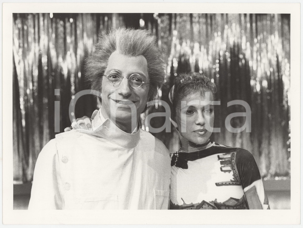 Fotografia d epoca originale 1985 RAI DUE Il tastomatto  Pippo FRANCO con Marine JAHAN  Foto 24x18 cm 1