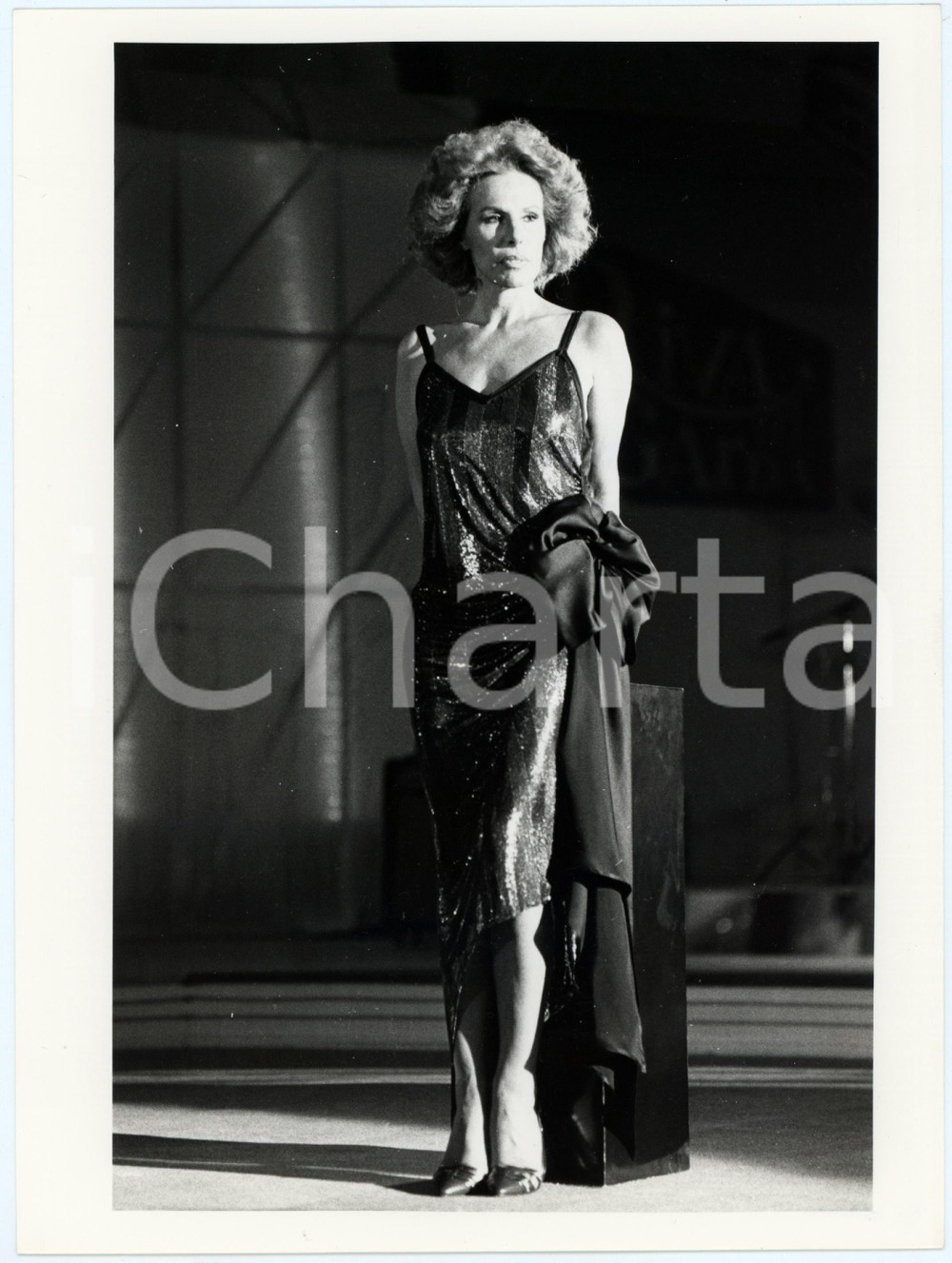 Fotografia d epoca originale 1970 ca RIVA DEL GARDA  Ornella VANONI Ritratto della cantante  Foto 18x24 4 1