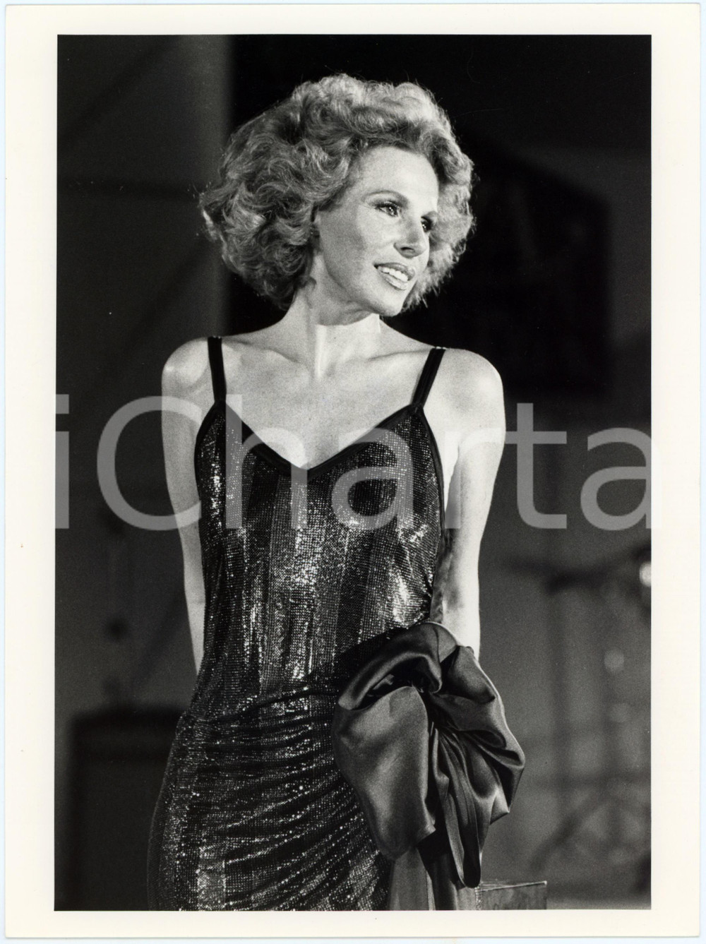 Fotografia d epoca originale 1970 ca RIVA DEL GARDA  Ornella VANONI Ritratto della cantante  Foto 18x24 1 1