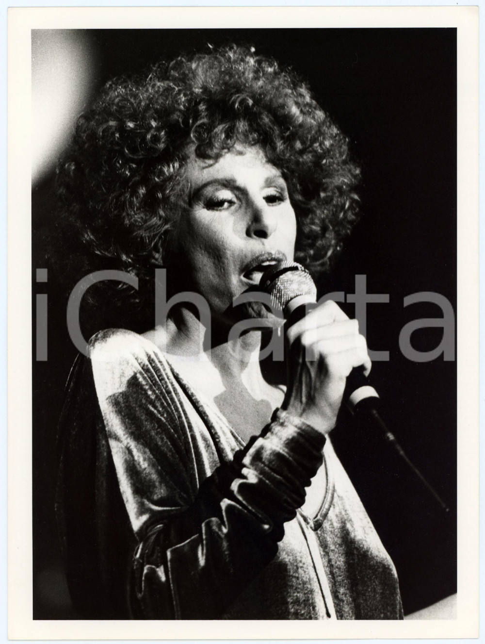 Fotografia d epoca originale 1985 ca ITALIA MUSICA  Ornella VANONI Ritratto della cantante  Foto 18x24 14 1