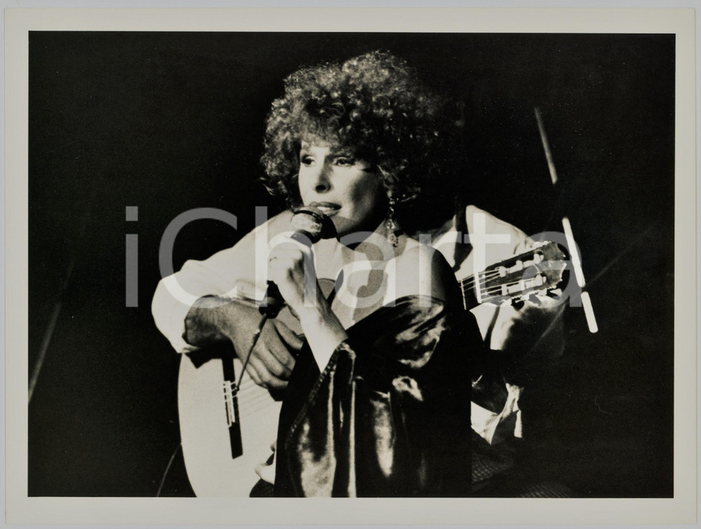 Fotografia d epoca originale 1985 ca ITALIA MUSICA  Ornella VANONI Ritratto della cantante  Foto 24x18 8 1