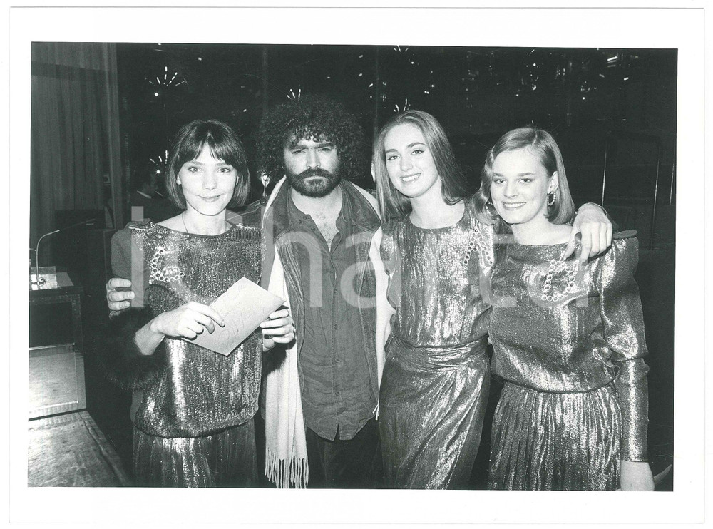 Fotografia d epoca originale 1983 ? Test  Gioco per conoscersi Diego ABATANTUONO con il cast  Foto 2 1