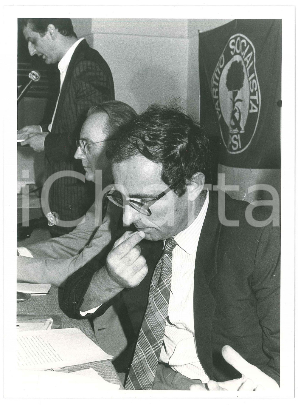 Fotografia d epoca originale 1985 ca PARTITO SOCIALISTA  Mario ABIS Ritratto del sociologo  Foto 18x24 1 1