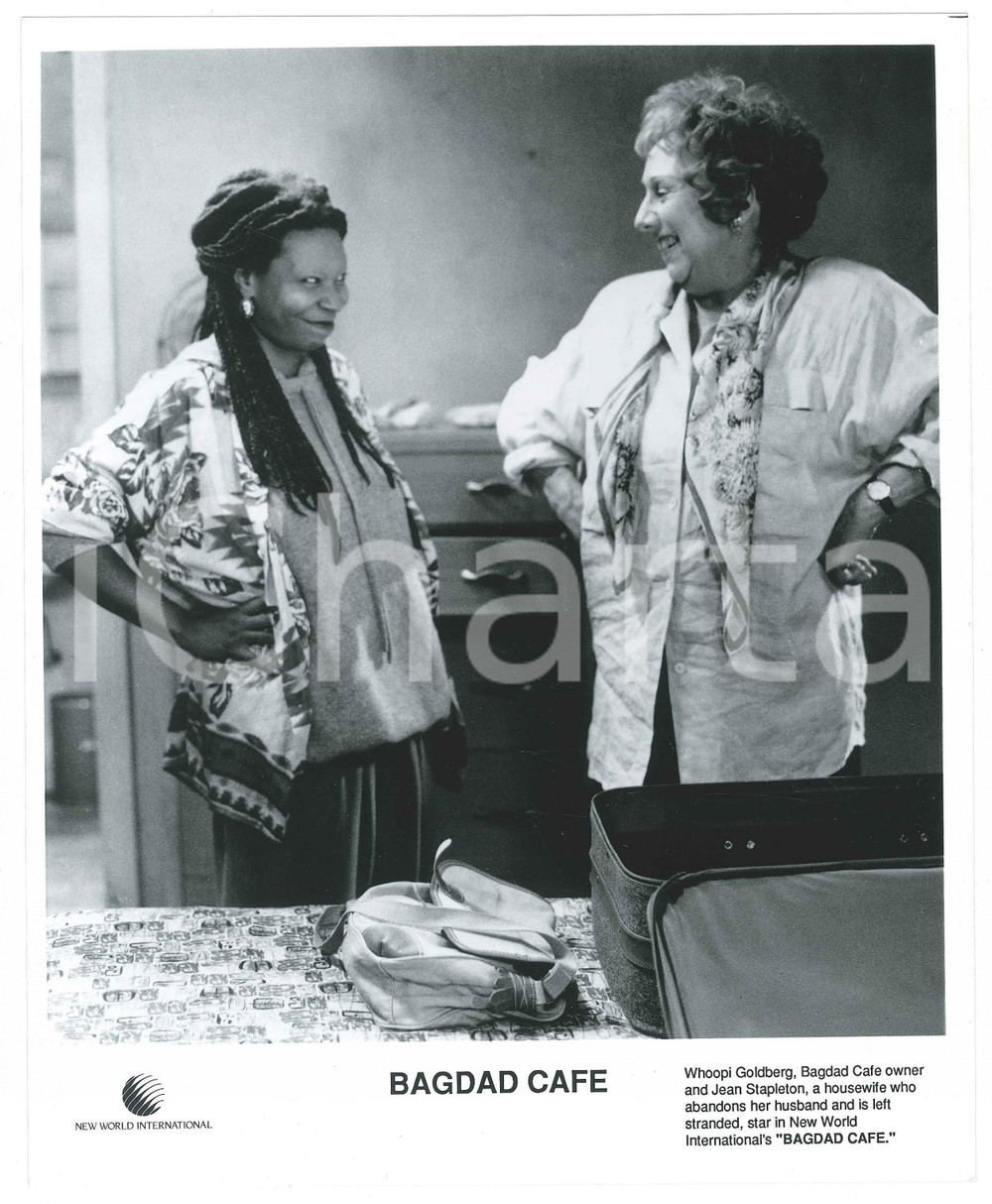 Materiale cinematografico d’epoca 1990 BAGDAD CAFE  SERIE TV Whoopi GOLDBERG Jean STAPLETON  Foto 20x25 cm 1