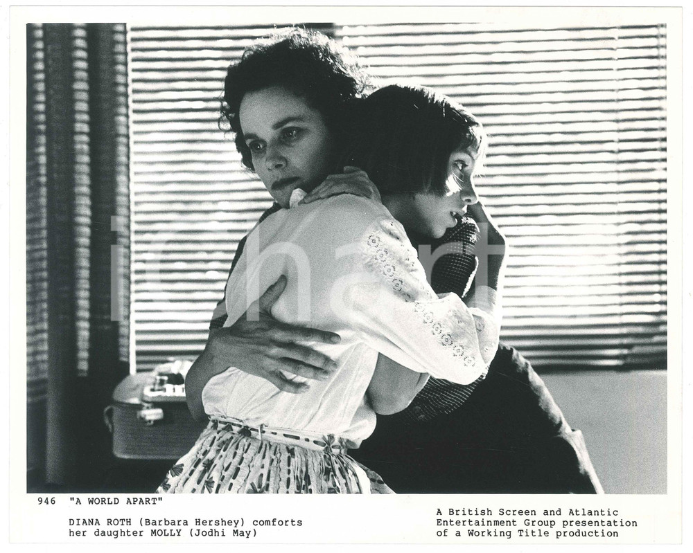 1988 A WORLD APART by Chris MENGES - Jodhi MAY Barbara HERSHEY - Foto 25x20 cm