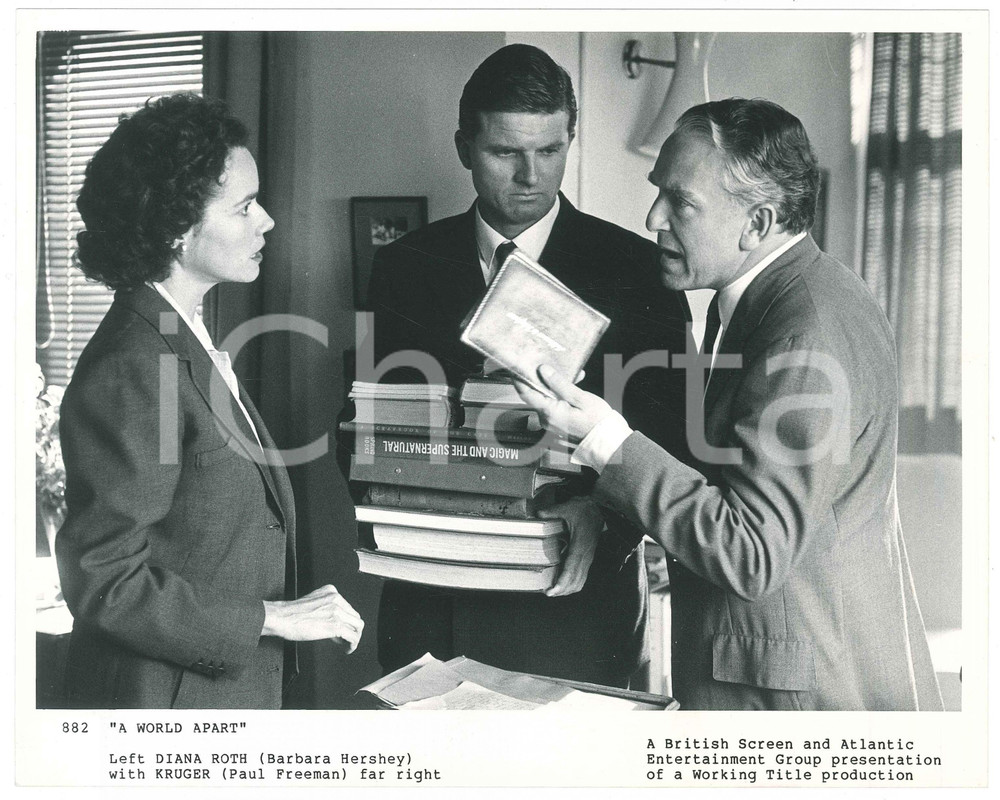 Materiale cinematografico d’epoca 1988 A WORLD APART  Barbara HERSHEY Jeroen KRABBÃ‰ Paul FREEMAN  Foto 25x20 cm 1