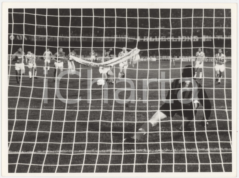 Fotografia d epoca originale 1988 COPPA UEFA Napoli vs. Juventus  Gol di Diego Armando MARADONA Foto 24x18 1