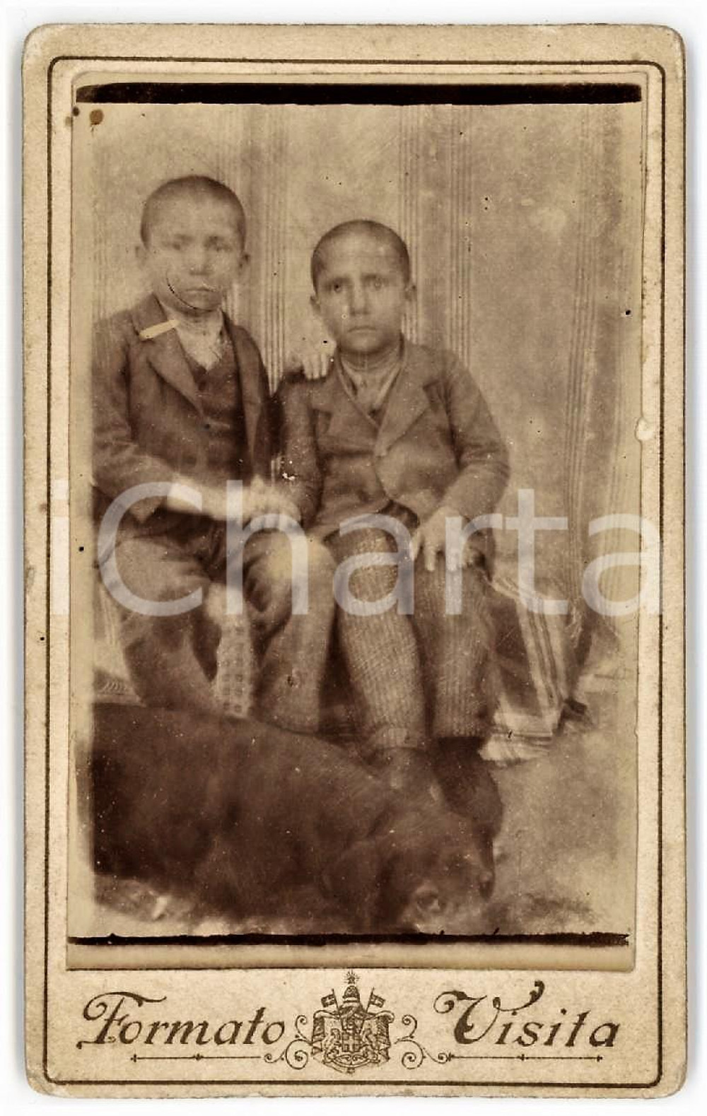 Fotografia d epoca originale 1900 ca ITALIA Ritratto di due fratellini per mano Fotografia anonima 6x10 cm 1